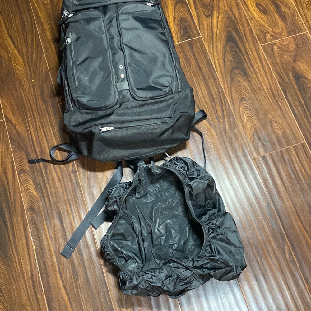 lululemon athletica Navy Backpack. Solid black. Stock picture is with blue trim - Picture 10 of 16